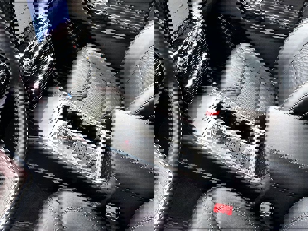 Used 2022 Ford Explorer Platinum w/ Equipment Group 601A AWD/4WD image 15