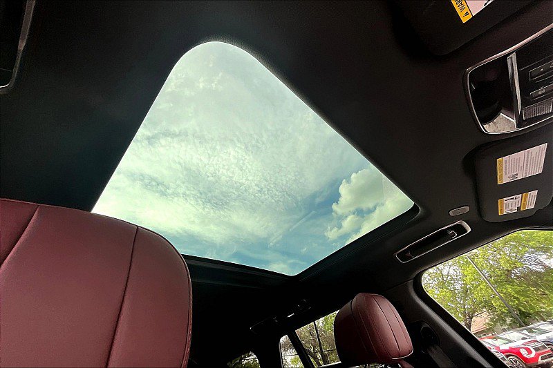 Used 2023 Land Rover Range Rover SE image 17