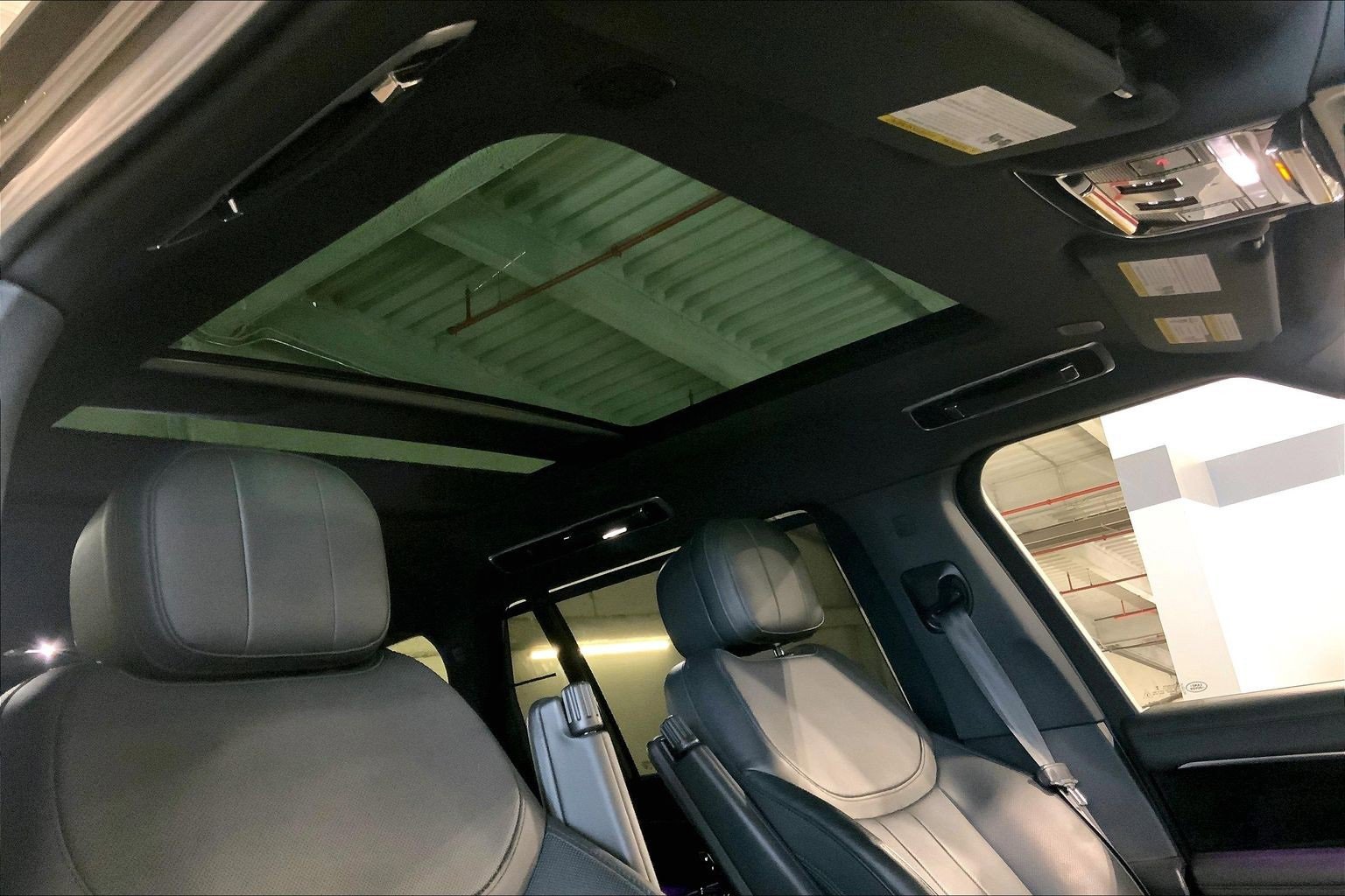 Used 2023 Land Rover Range Rover Long Wheelbase SE image 14