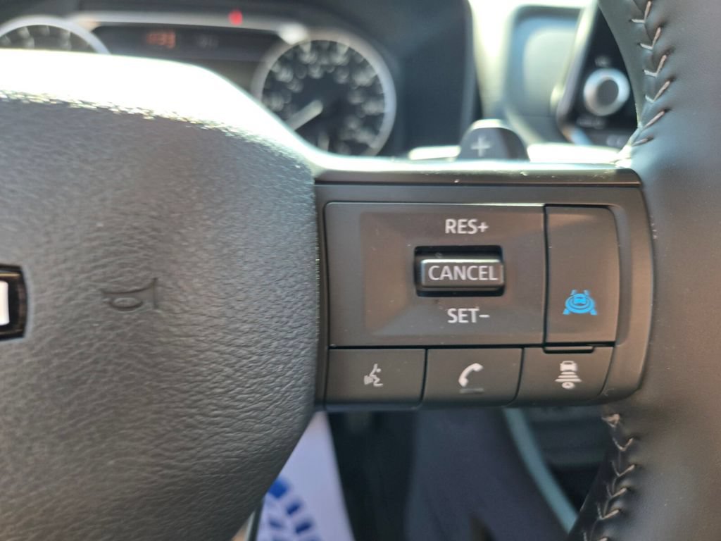 Certified 2026 Nissan Rogue Dark Armor AWD/4WD image 33
