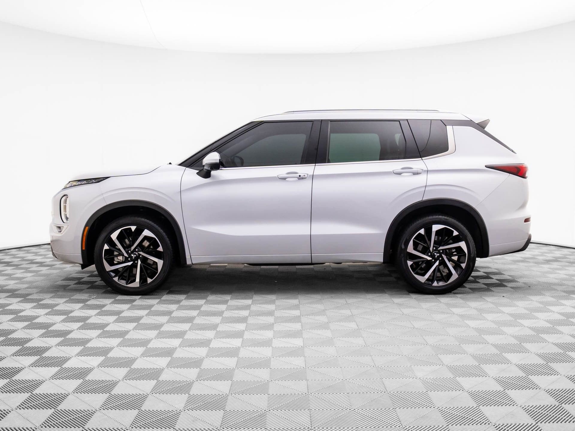 Used 2022 Mitsubishi Outlander SEL video 2