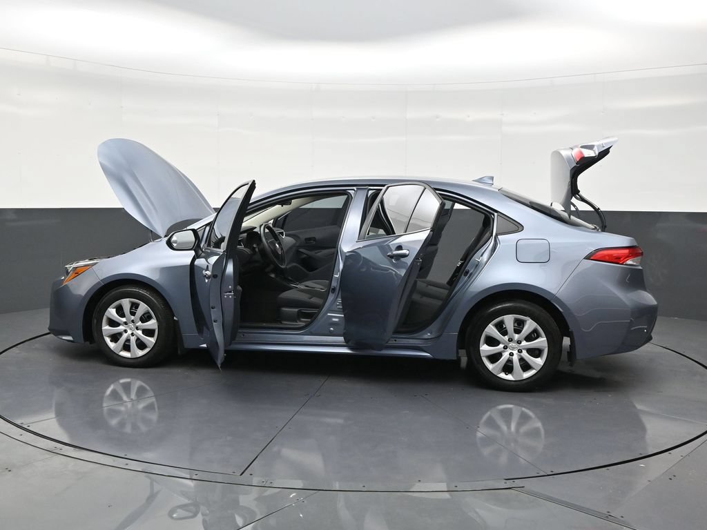 Used 2025 Toyota Corolla LE FWD image 21