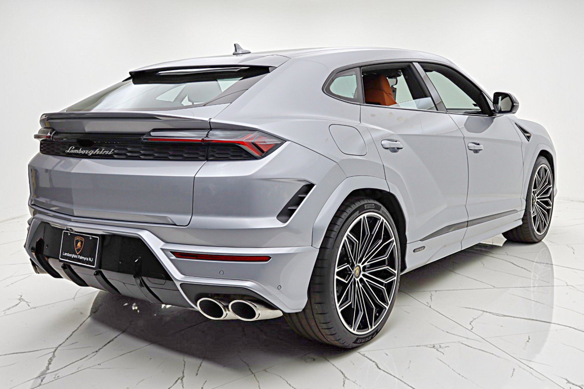 Used 2026 Lamborghini Urus SE AWD/4WD image 16
