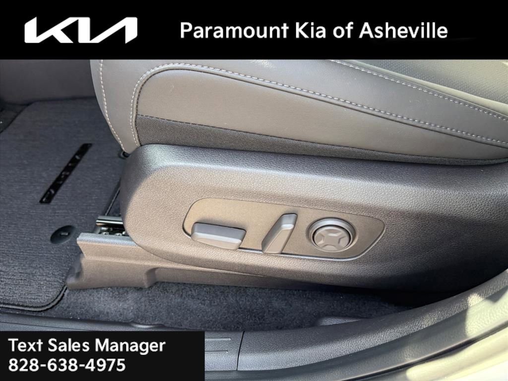 New 2026 Kia Carnival EX image 19