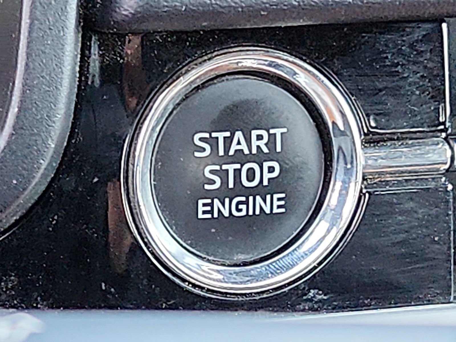 Used 2024 Mitsubishi Outlander SEL image 17