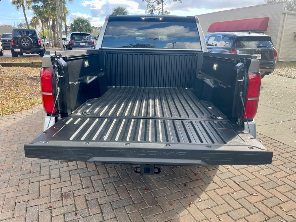 Used 2025 Toyota Tacoma SR5 image 5