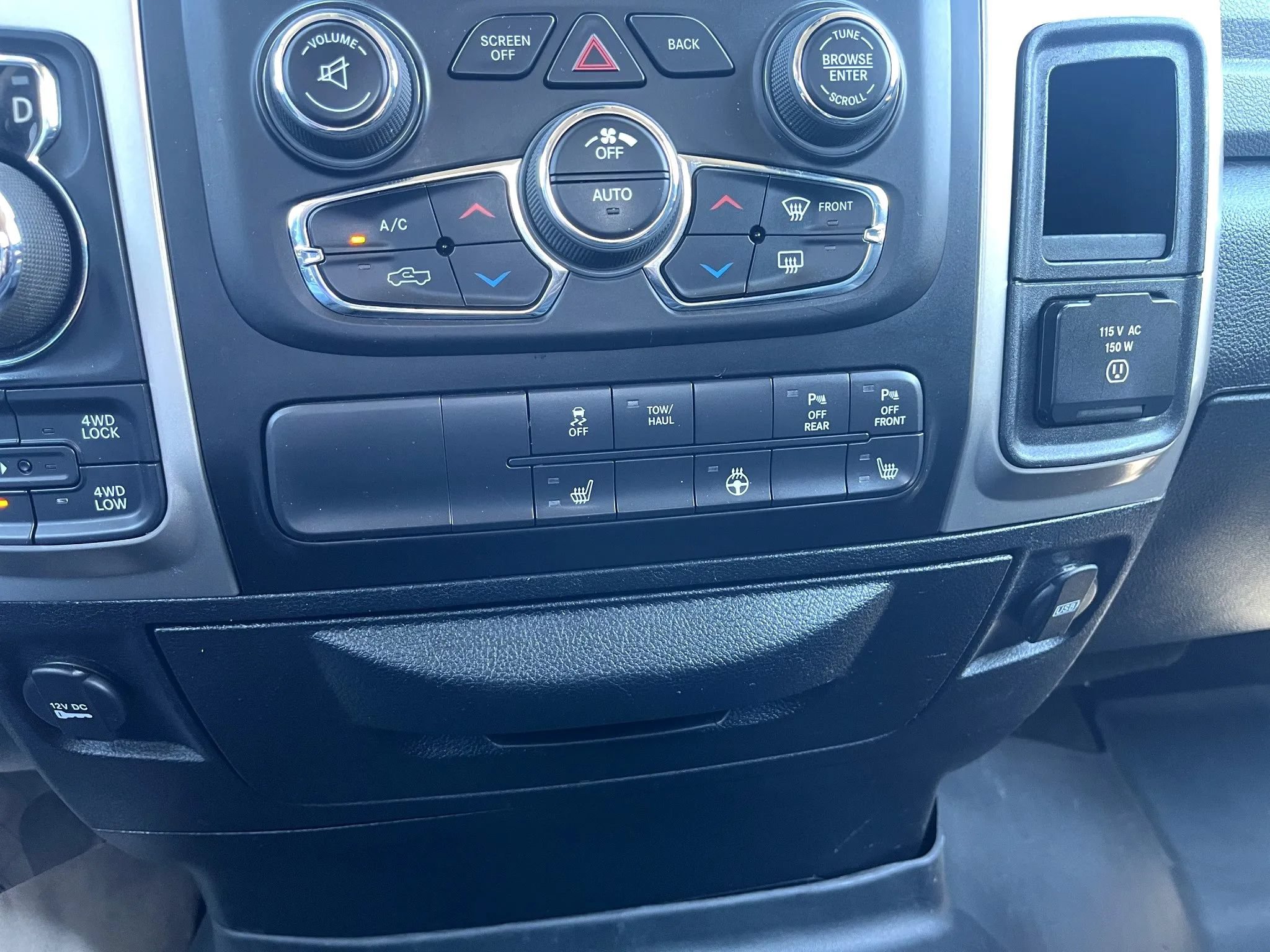 Used 2018 RAM 1500 Big Horn AWD/4WD image 23
