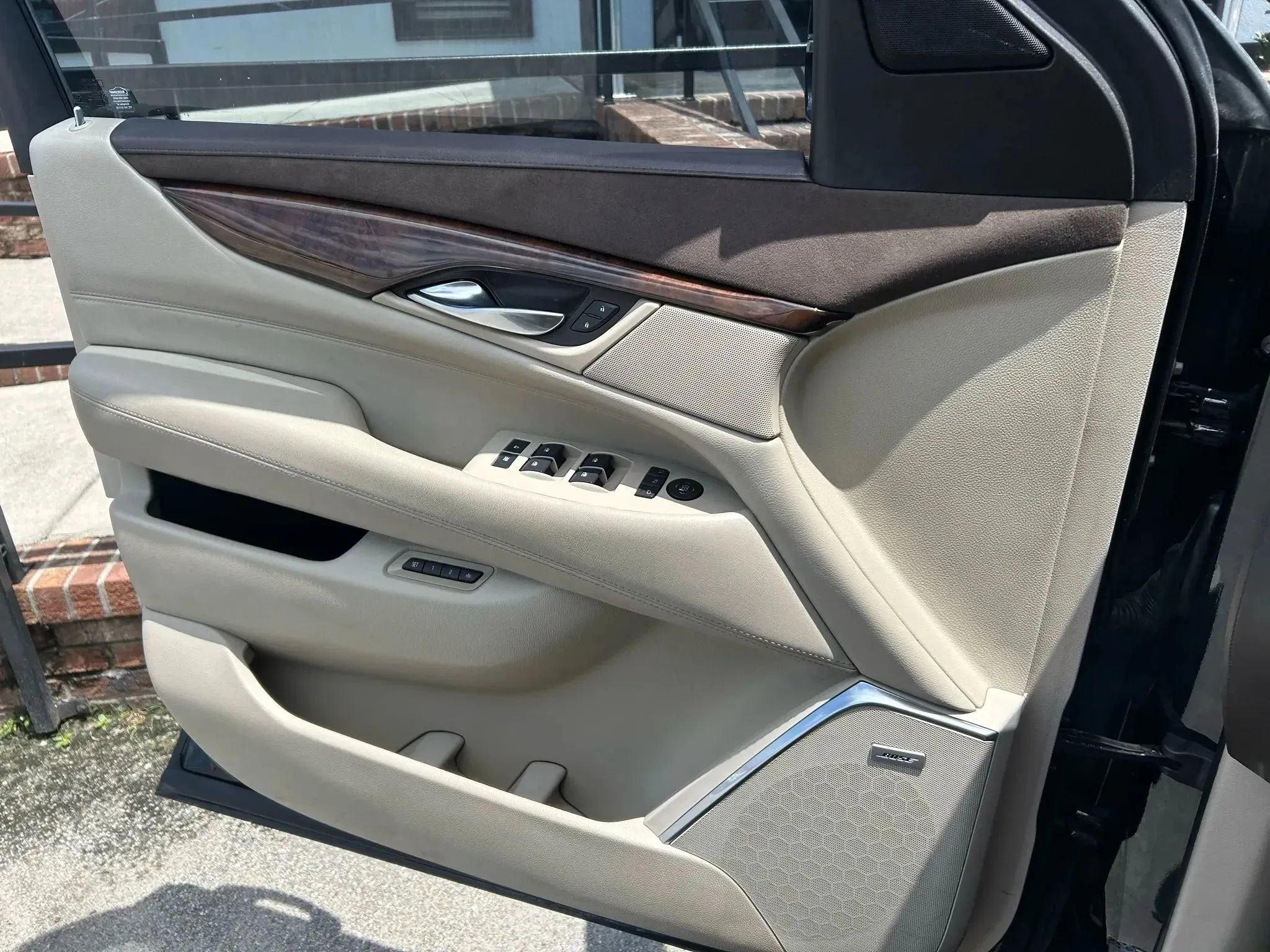 Used 2017 Cadillac Escalade ESV Premium Luxury image 33