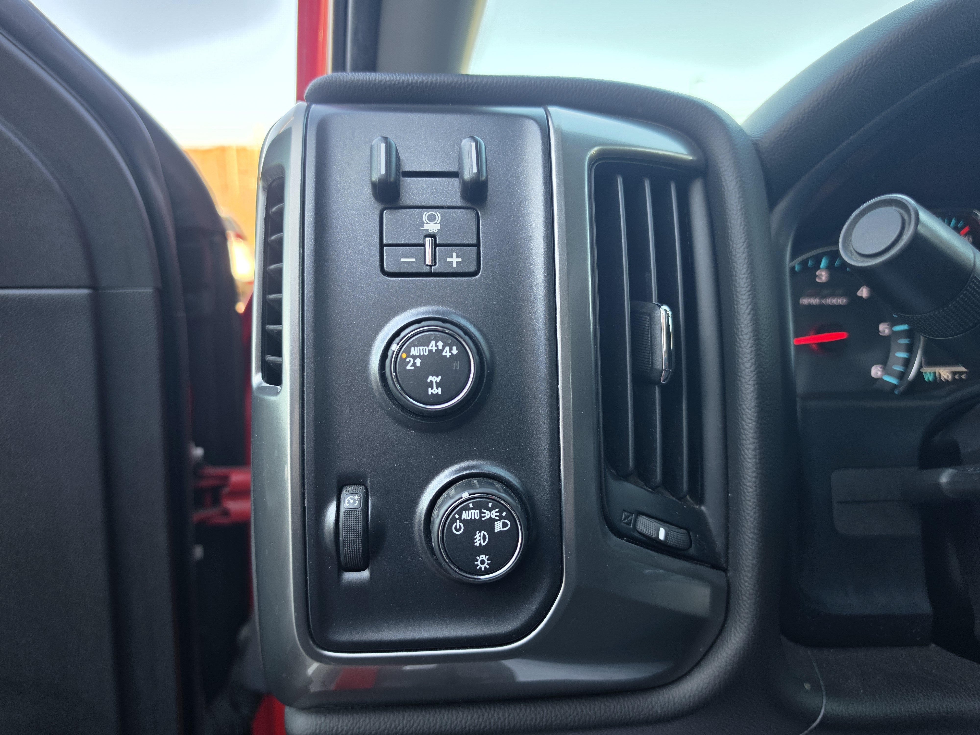 Used 2017 Chevrolet Silverado 1500 LT w/ All Star Edition AWD/4WD image 17