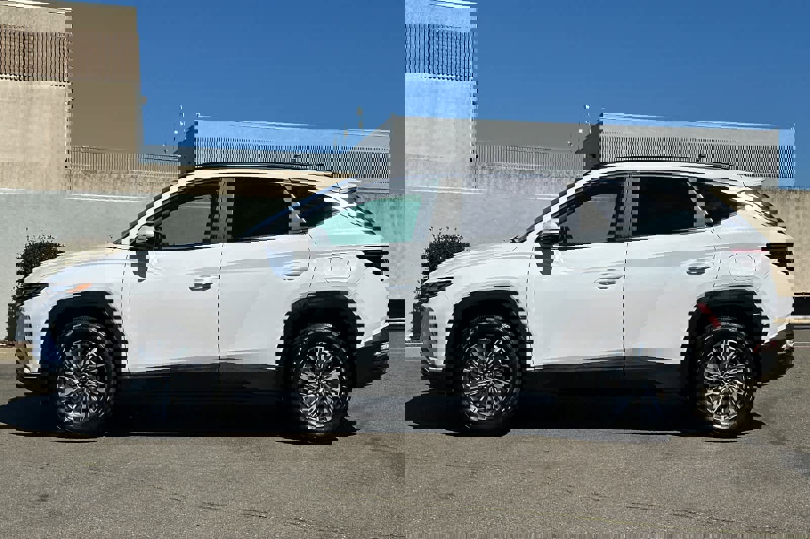 Used 2023 Hyundai Tucson Blue image 9