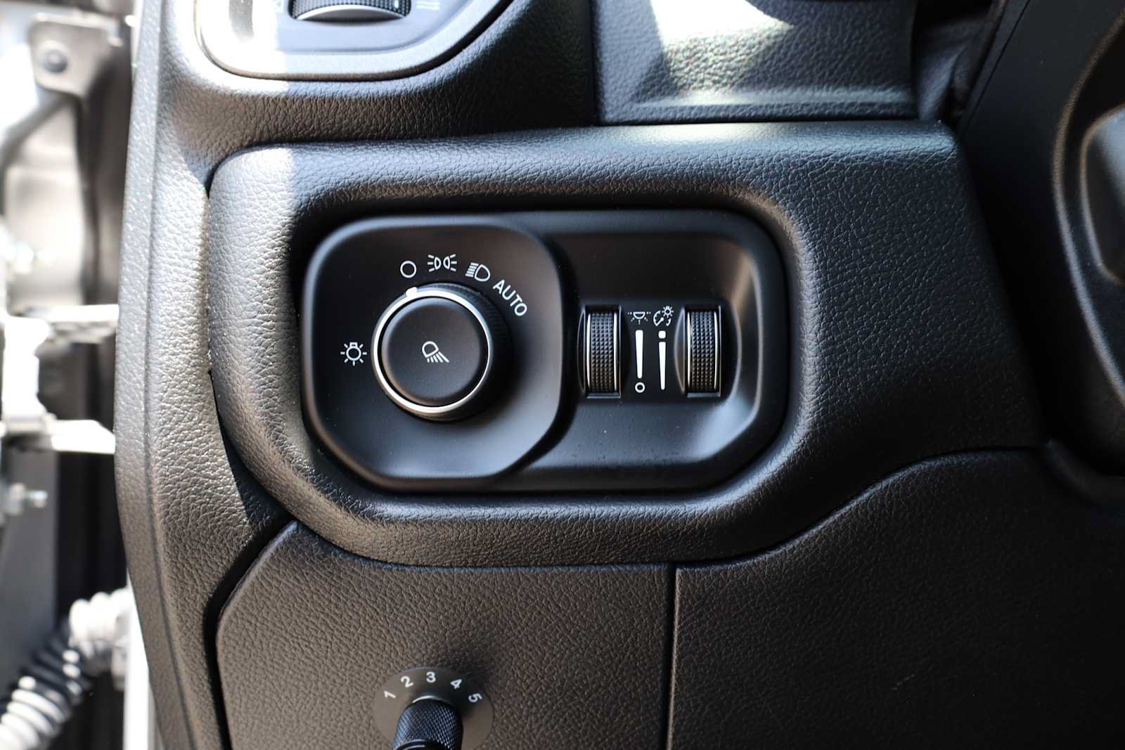 Used 2019 RAM 2500 Tradesman AWD/4WD image 26
