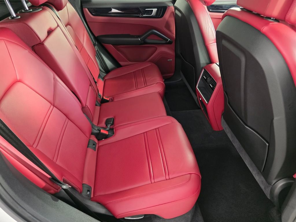 Used 2021 Porsche Cayenne Coupe AWD/4WD image 28