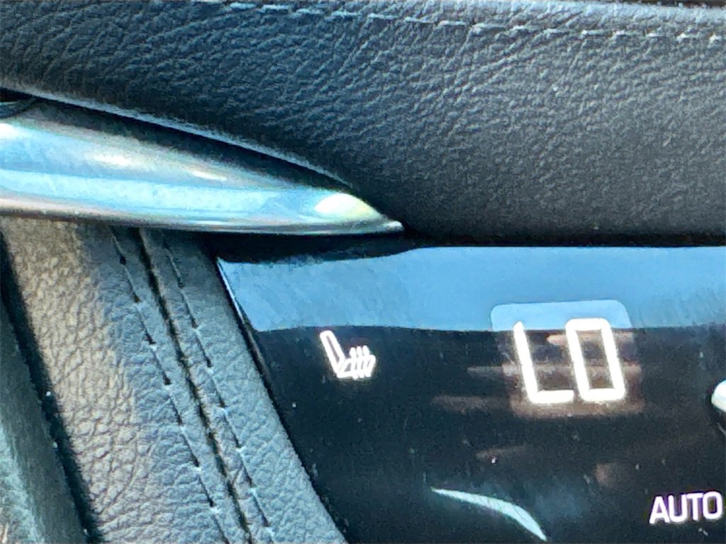 Used 2023 Cadillac XT6 Luxury image 20