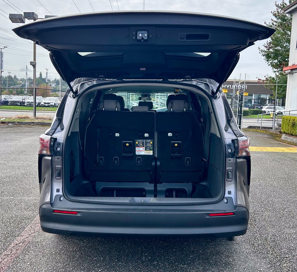 Certified 2024 Toyota Sienna LE AWD/4WD image 28
