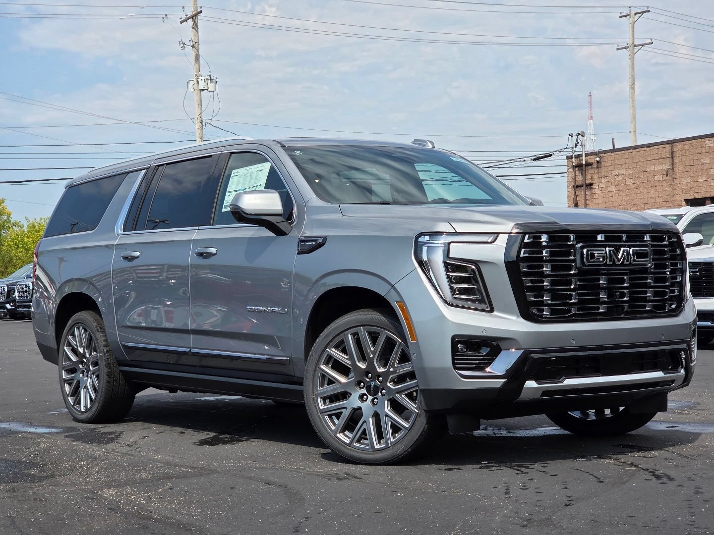New 2026 GMC Yukon XL Denali Ultimate w/ LPO, Floor Liner Package AWD/4WD image 2