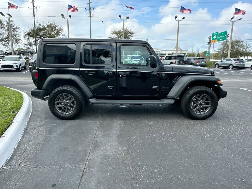 Used 2025 Jeep Wrangler Unlimited Sport image 5