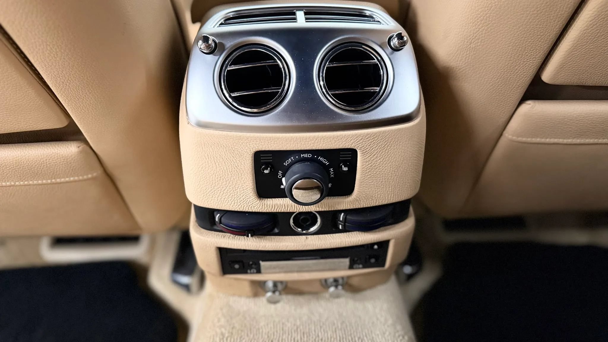 Used 2011 Rolls-Royce Ghost RWD image 37