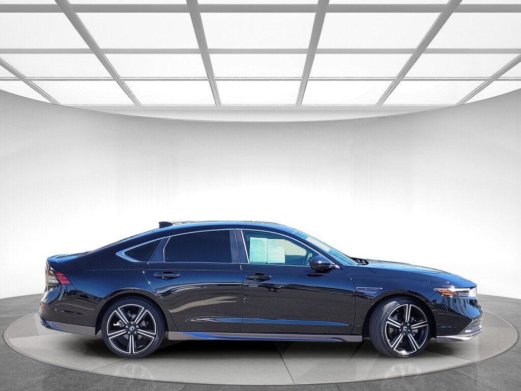 Certified 2023 Honda Accord Sport image 2