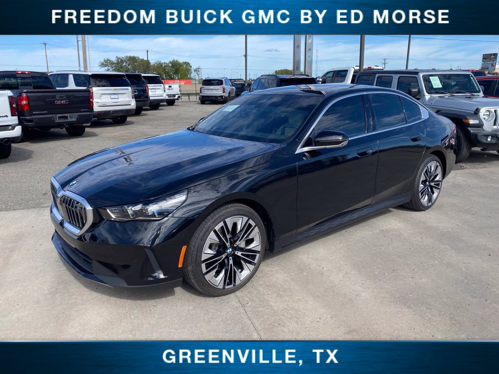 Used 2026 BMW 540i xDrive w/ Premium Package AWD/4WD image 1