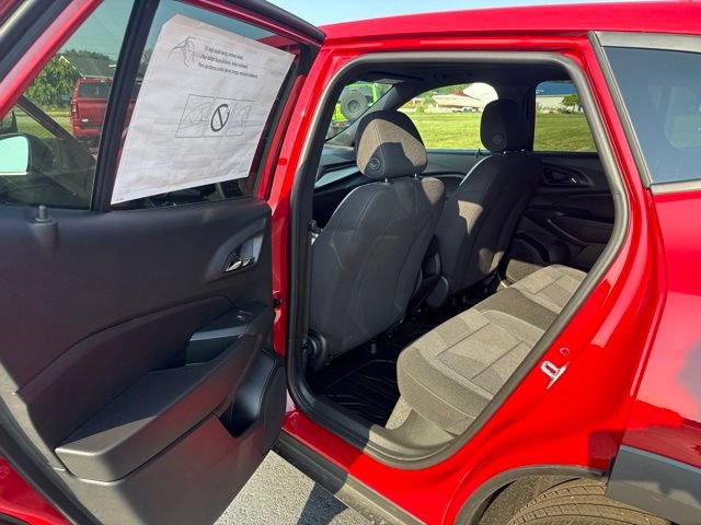 New 2026 Chevrolet Trax RS w/ Sunroof Package FWD image 37
