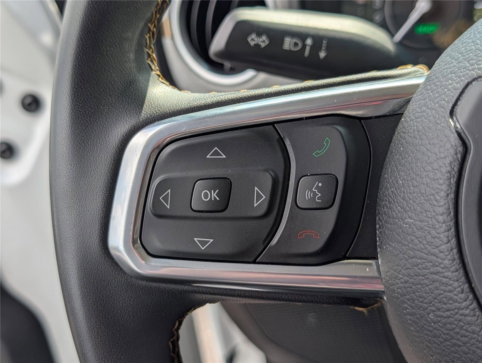 Used 2024 Jeep Wrangler Unlimited Sahara AWD/4WD image 19