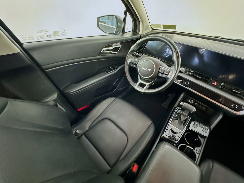 Used 2024 Kia Sportage EX FWD image 9