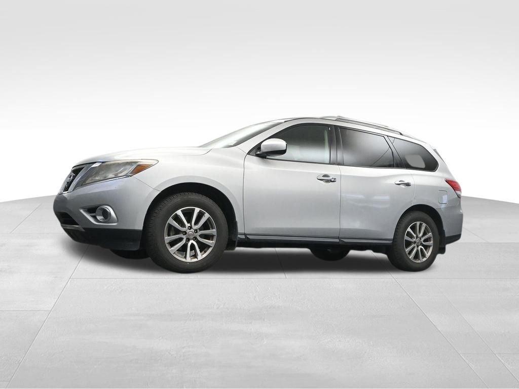 Used 2015 Nissan Pathfinder SV w/ Trailer Tow Package image 10