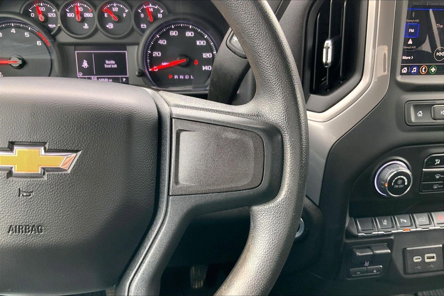 Used 2025 Chevrolet Silverado 2500 Custom w/ Custom Value Package image 18