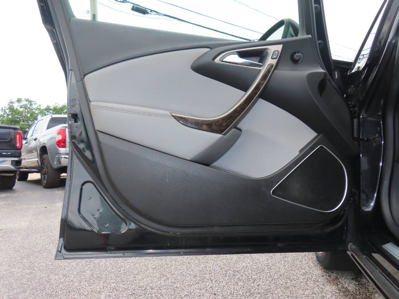 Used 2013 Buick Verano FWD image 34