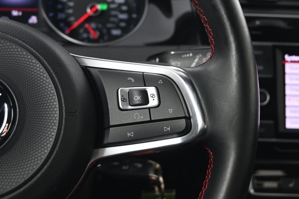 Used 2018 Volkswagen Golf 4-Door image 34