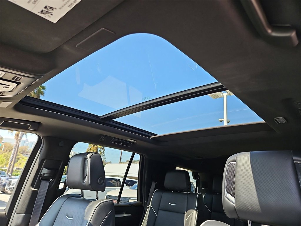 Certified 2025 Cadillac Escalade Sport w/ LPO, ONYX Package image 7