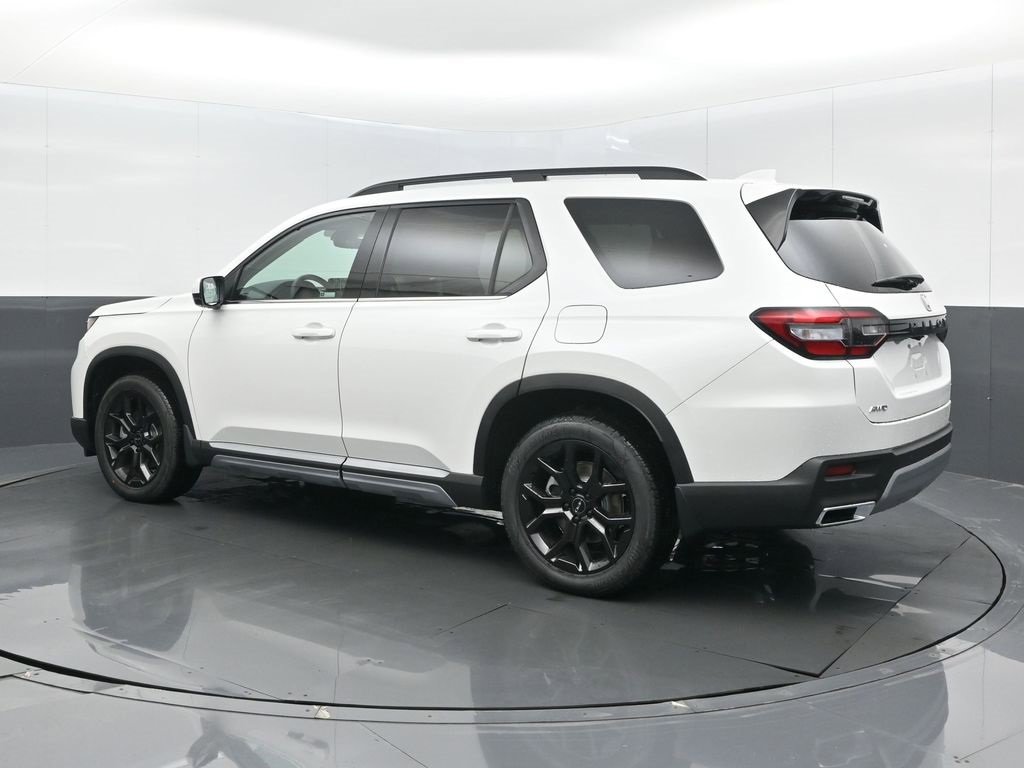 New 2025 Honda Pilot Touring image 16