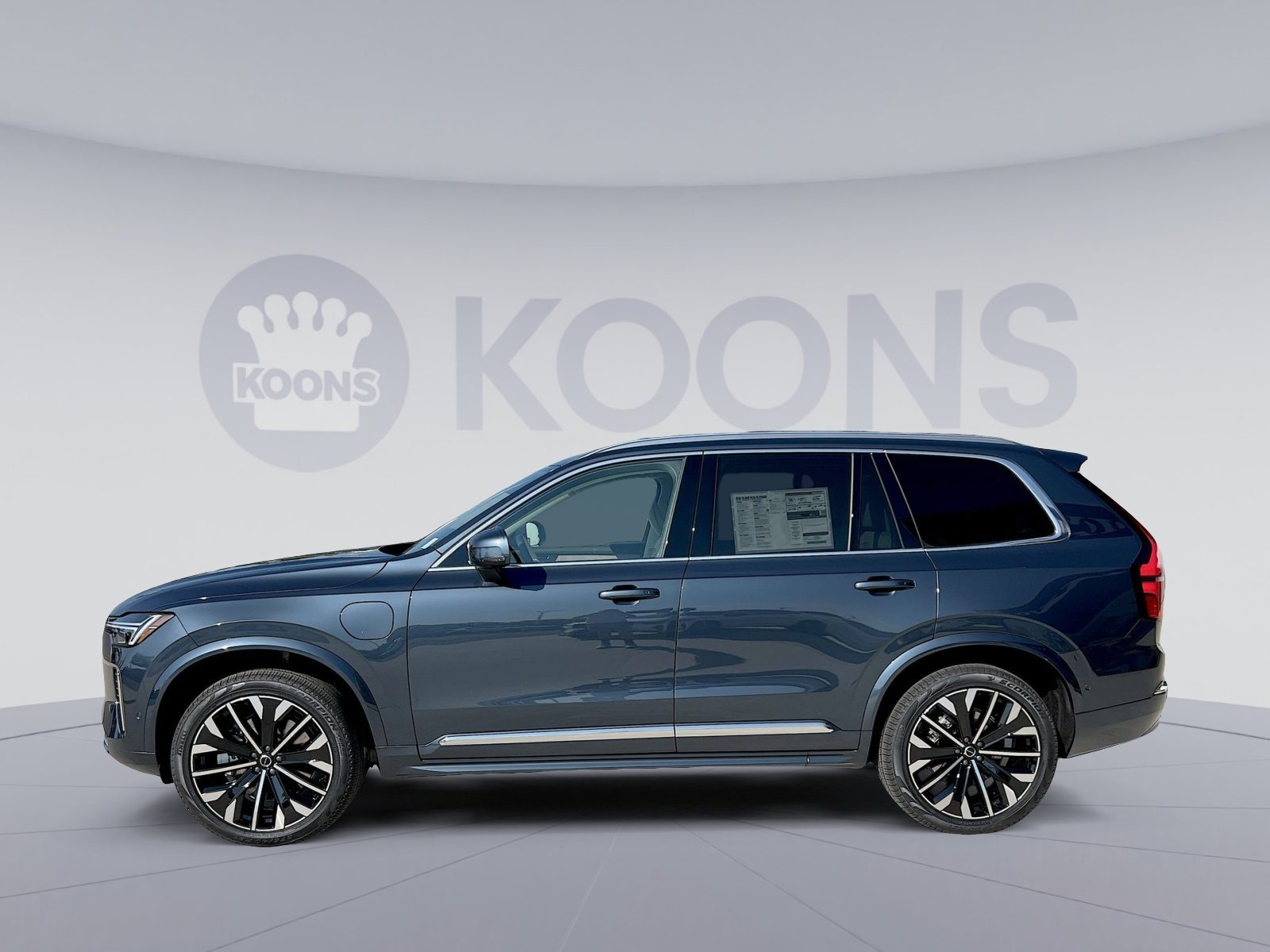 New 2026 Volvo XC90 T8 Ultra image 2