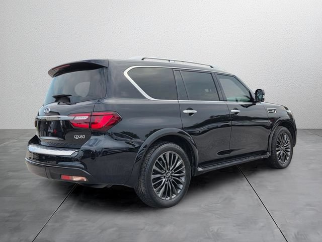 Used 2024 INFINITI QX80 Sensory AWD/4WD image 4
