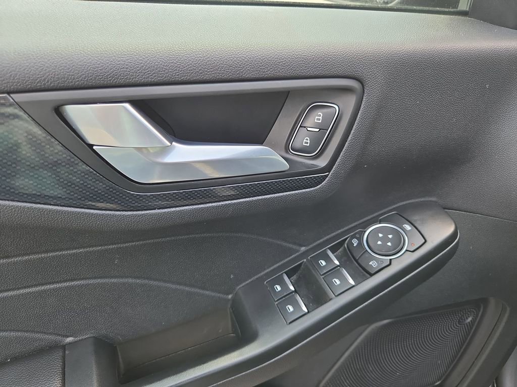 Used 2025 Ford Escape ST-Line AWD/4WD image 13