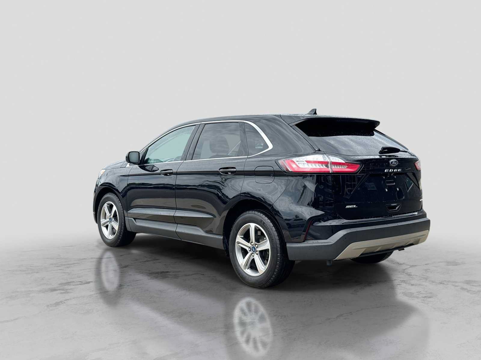 Certified 2021 Ford Edge SEL w/ Convenience Package AWD/4WD image 4