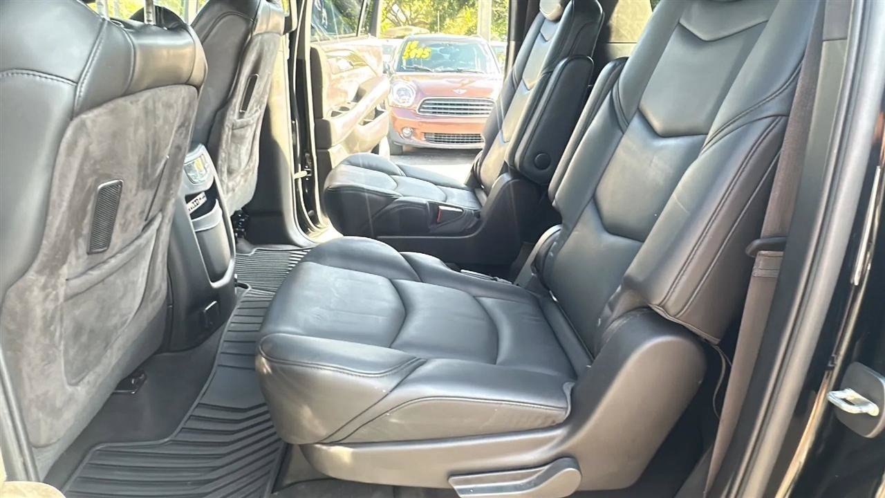 Used 2016 Cadillac Escalade ESV Platinum AWD/4WD image 31