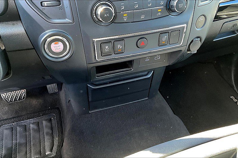 Used 2023 Nissan Titan SV image 16