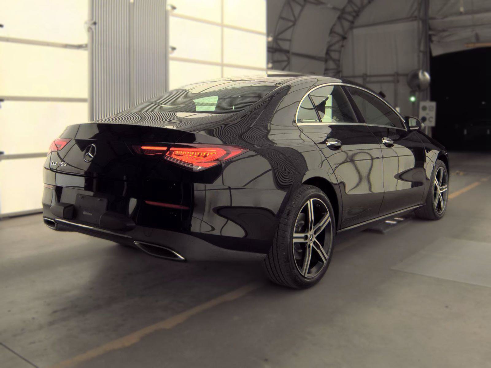 Used 2023 Mercedes-Benz CLA 250 w/ Premium Package image 6