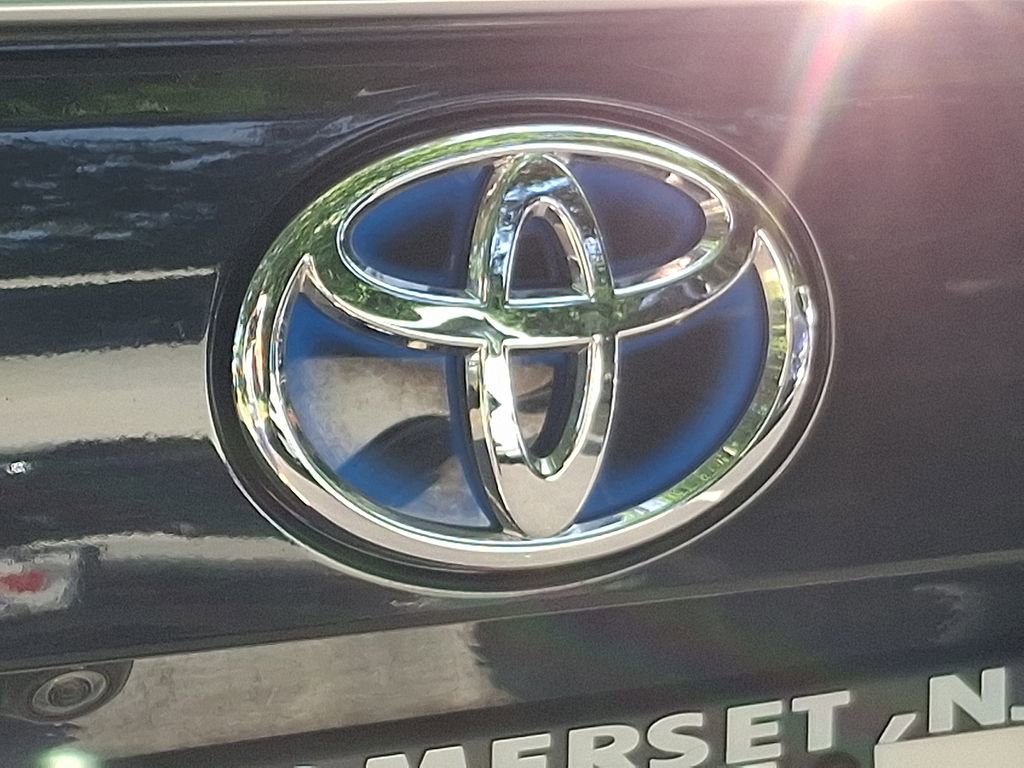 Used 2019 Toyota RAV4 Limited image 30