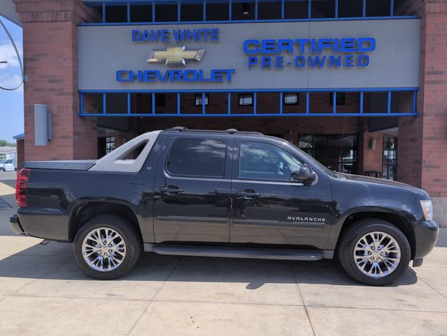 Used 2010 Chevrolet Avalanche LT RWD image 9