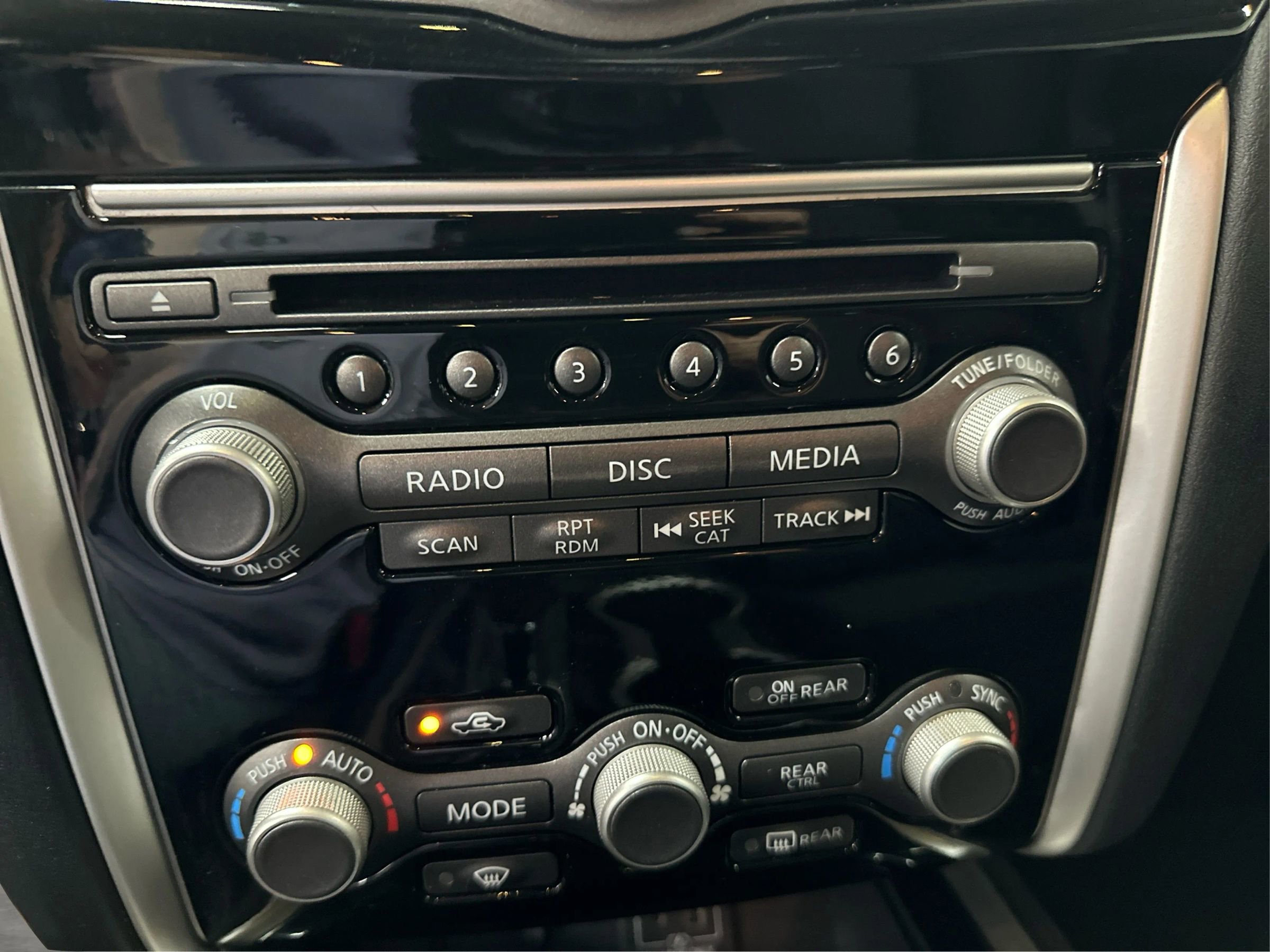 Used 2019 Nissan Pathfinder SV image 20