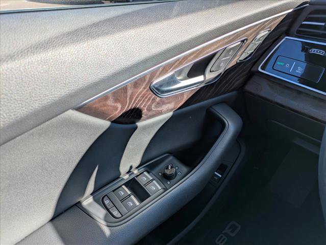 Used 2020 Audi Q8 Prestige image 17