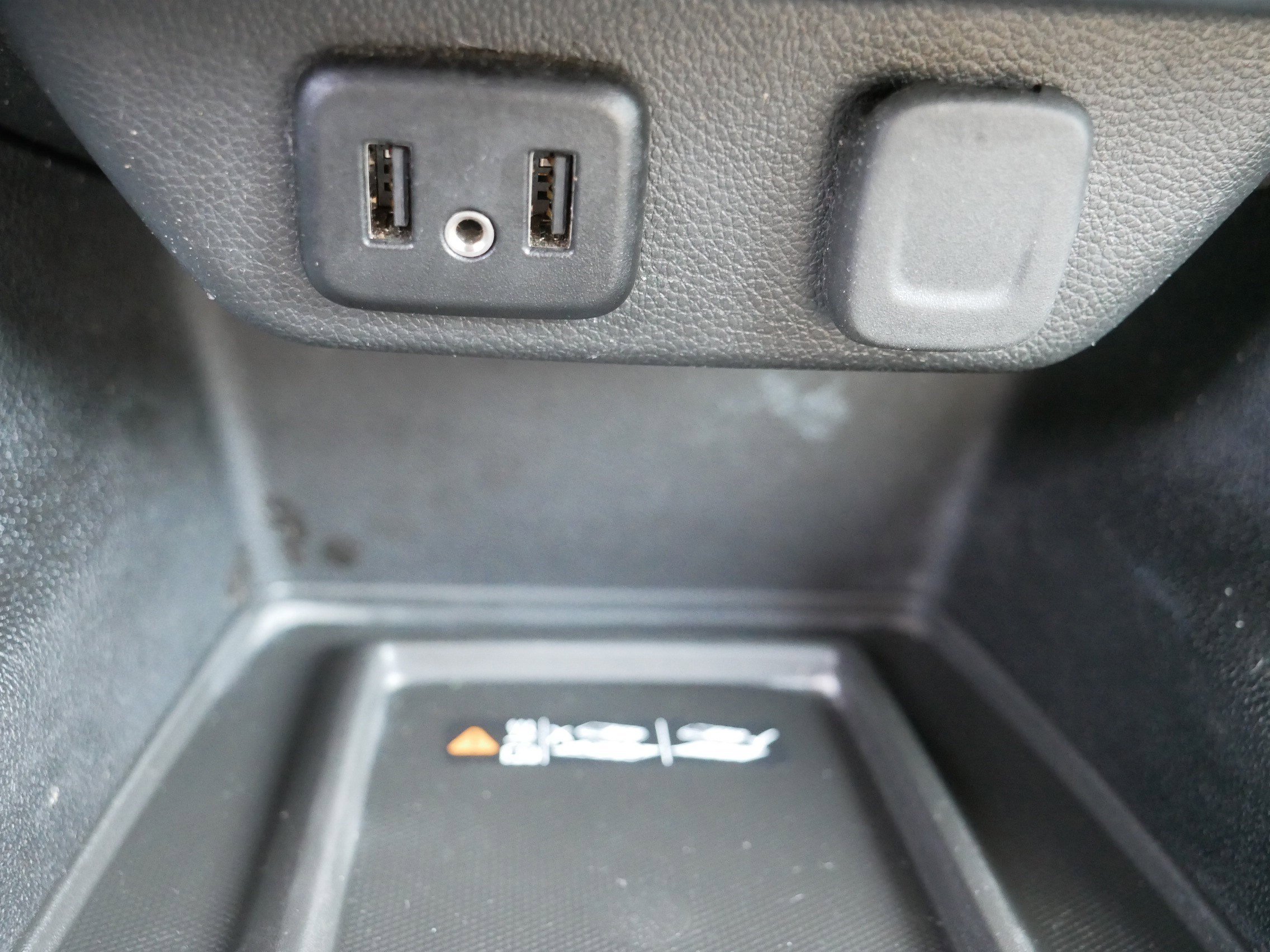 Used 2023 Chevrolet Traverse LT image 32