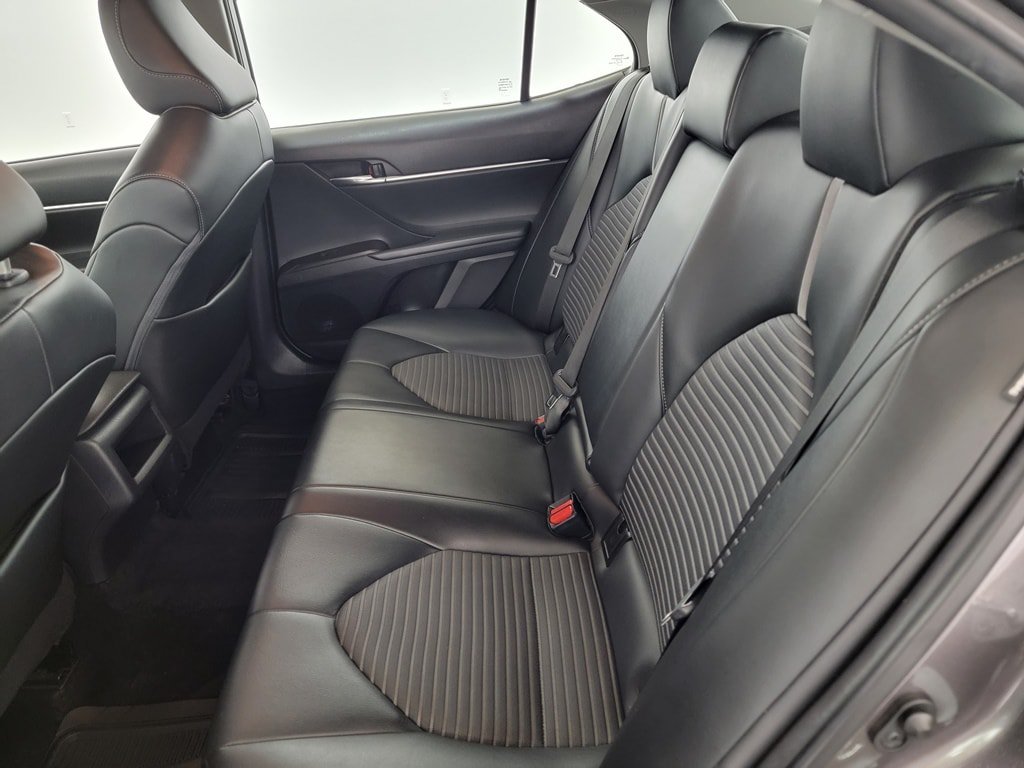 Used 2022 Toyota Camry SE FWD image 13