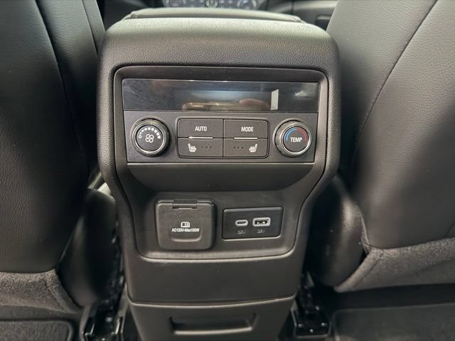 Used 2023 GMC Acadia SLT w/ Technology Package AWD/4WD image 31