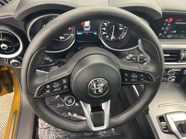 Used 2022 Alfa Romeo Stelvio Veloce AWD/4WD image 22