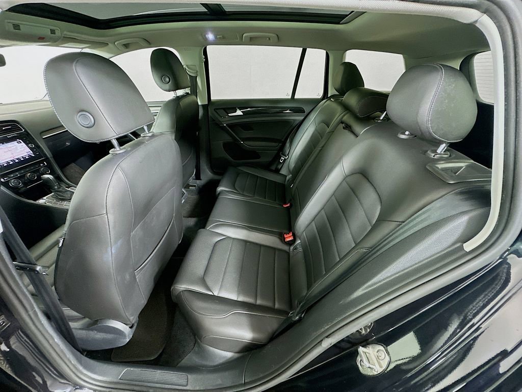 Used 2018 Volkswagen Golf SEL image 25