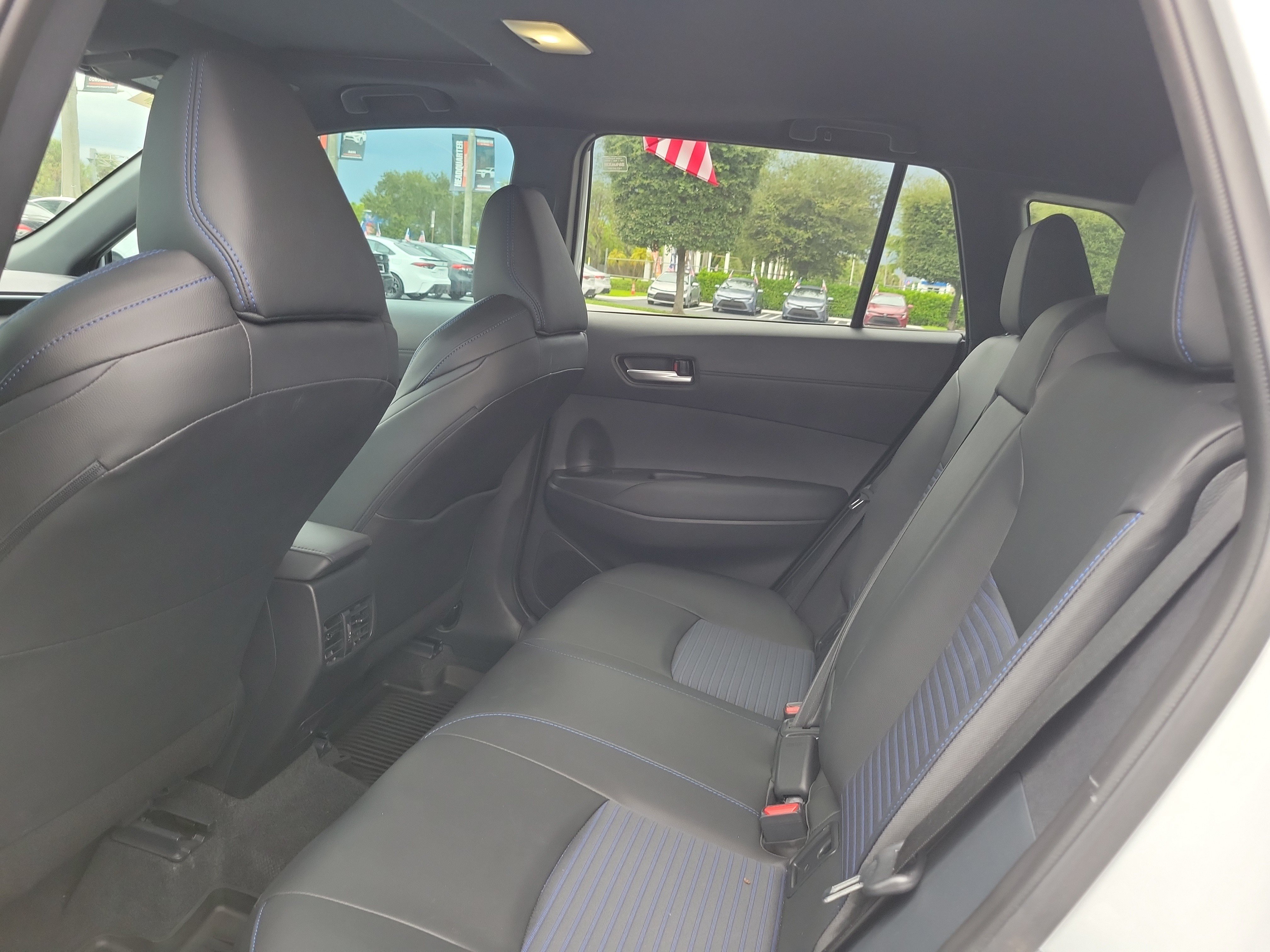 Used 2024 Toyota Corolla Cross AWD Hybrid w/ Convenience Package image 18
