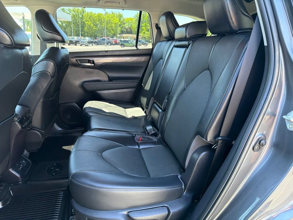 Used 2022 Toyota Highlander Limited AWD/4WD image 13